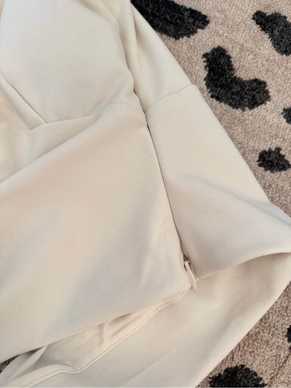 Abercrombie & Fitch Cream Bra Free Plunge Ruched Top - Picture 5 of 8